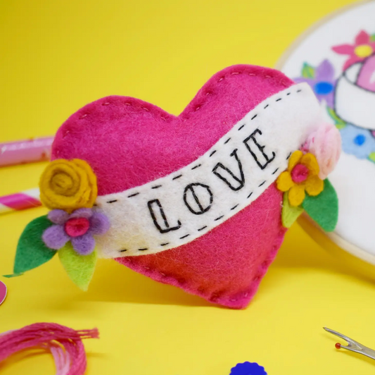 LOVE Heart Mini Felt Craft Kit